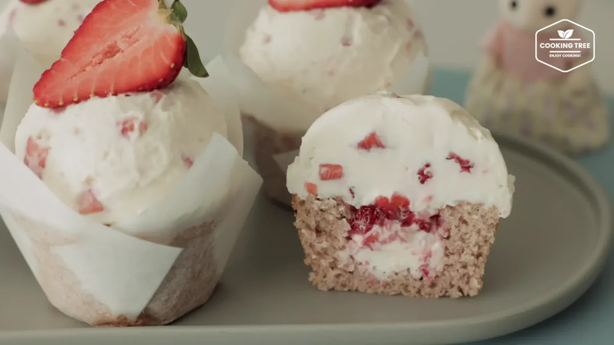Strawberry Castella Cupcake Recipe
