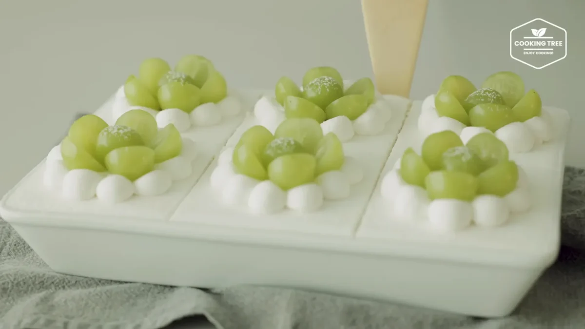 Shine Muscat Green Grape Cake Recipe