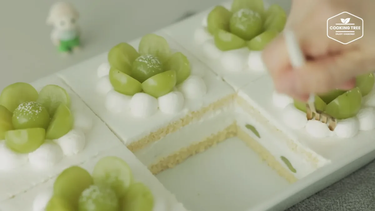 Shine Muscat Green Grape Cake Recipe