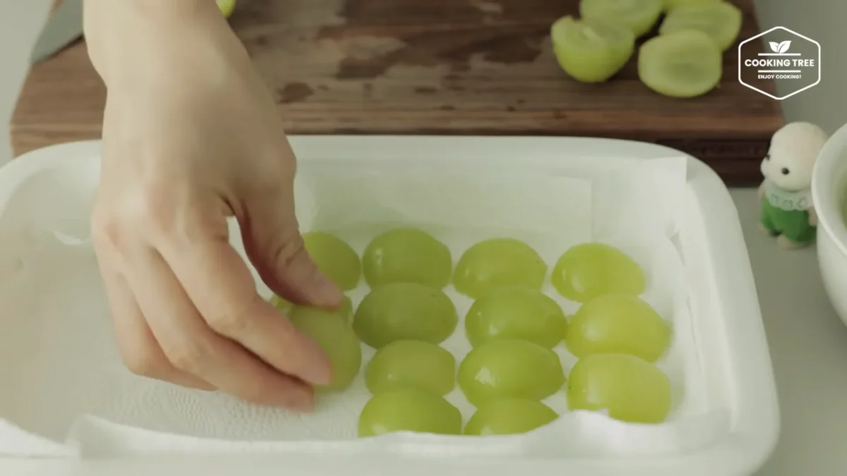 Shine Muscat Green Grape Cake Recipe