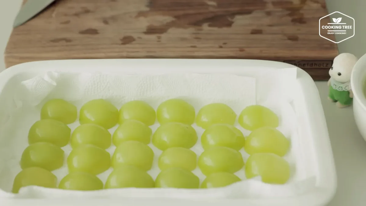 Shine Muscat Green Grape Cake Recipe