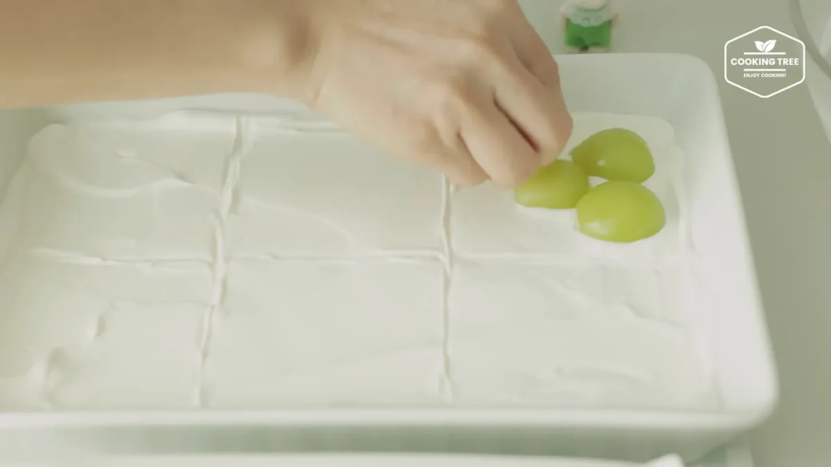 Shine Muscat Green Grape Cake Recipe