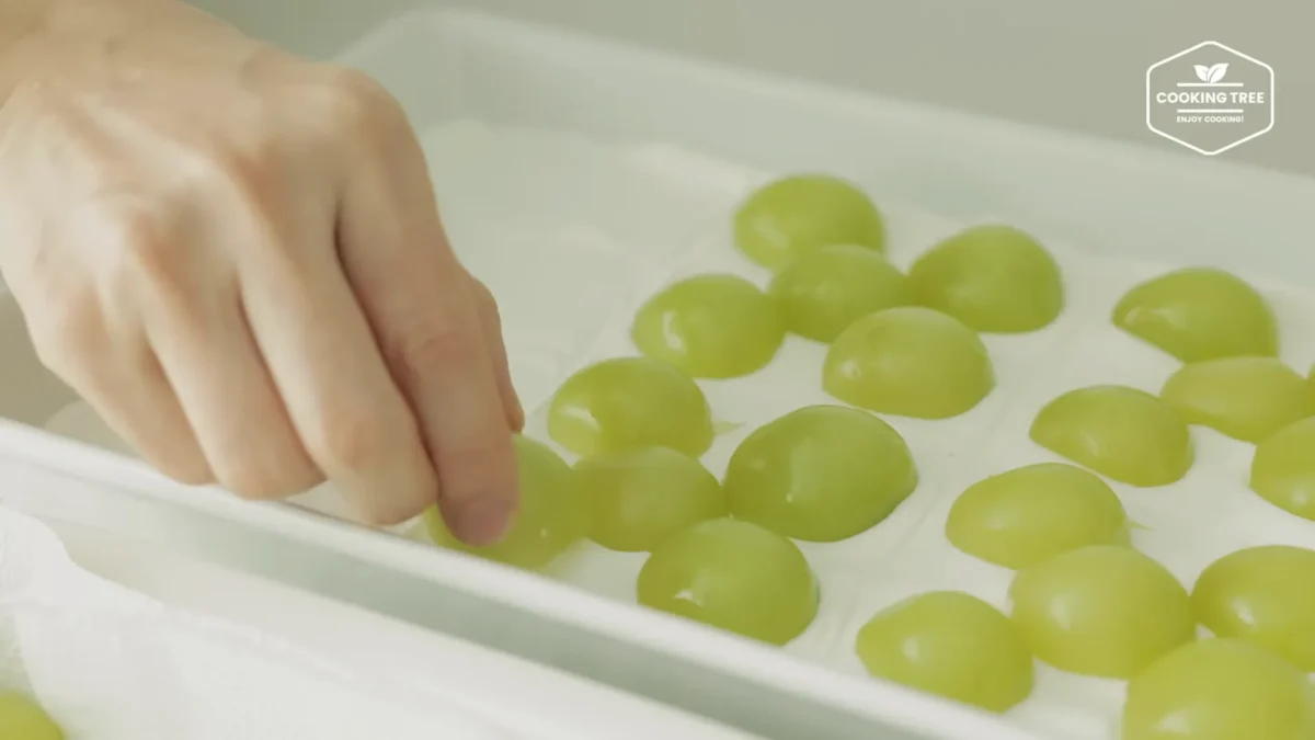 Shine Muscat Green Grape Cake Recipe