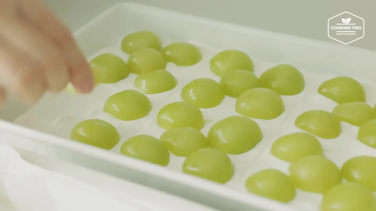 Shine Muscat Green Grape Cake Recipe