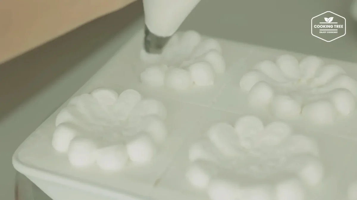 Shine Muscat Green Grape Cake Recipe