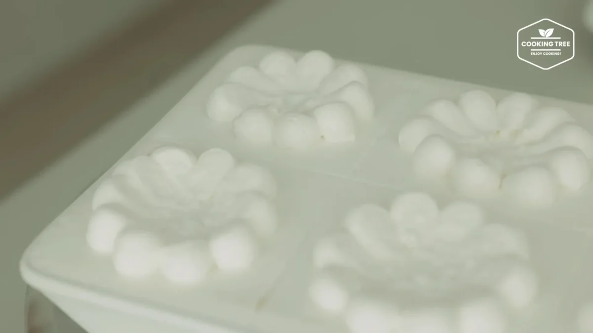 Shine Muscat Green Grape Cake Recipe