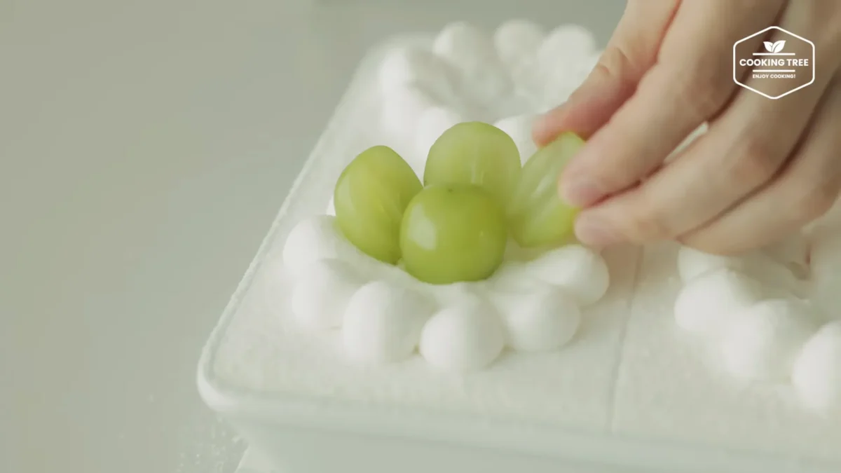 Shine Muscat Green Grape Cake Recipe