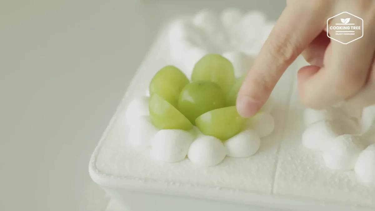 Shine Muscat Green Grape Cake Recipe