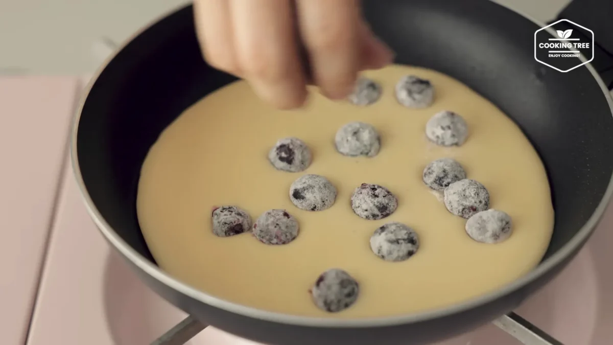 Thick Blueberry Pancakes Recipe