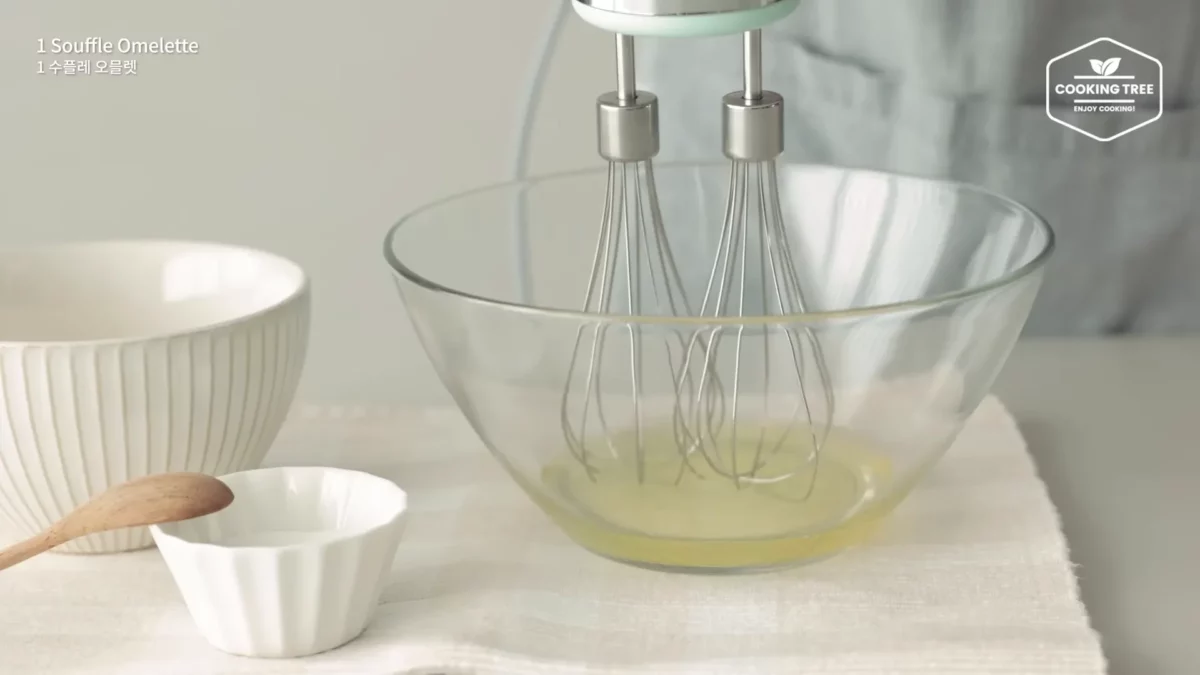 Ways to make Souffle Omelette with Eggs Easy Recipe