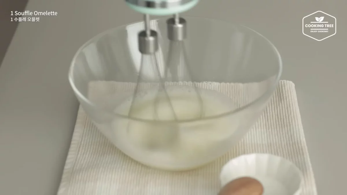 Ways to make Souffle Omelette with Eggs Easy Recipe