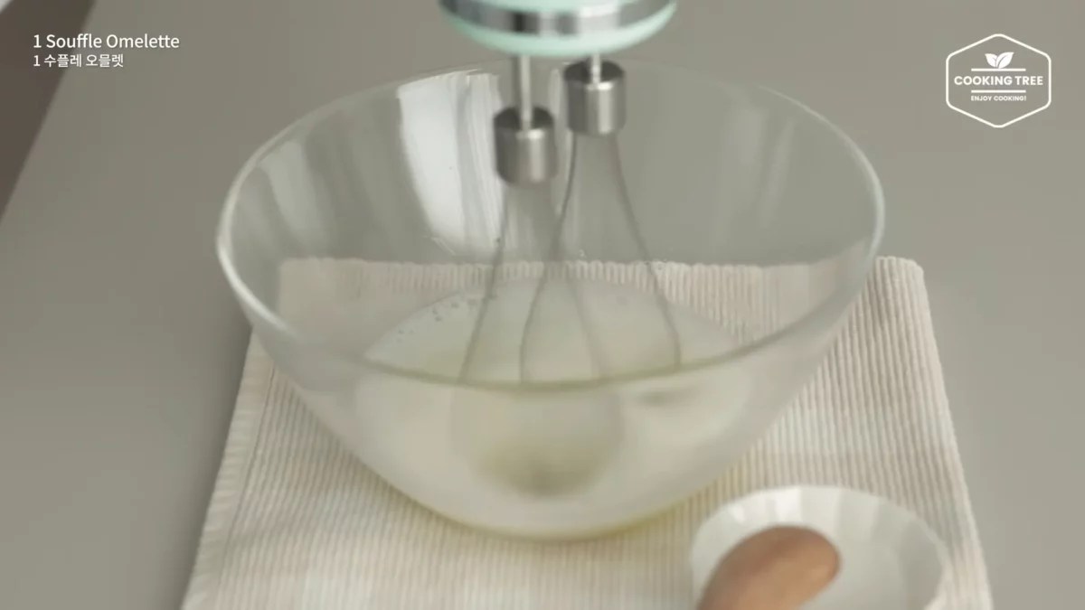 Ways to make Souffle Omelette with Eggs Easy Recipe