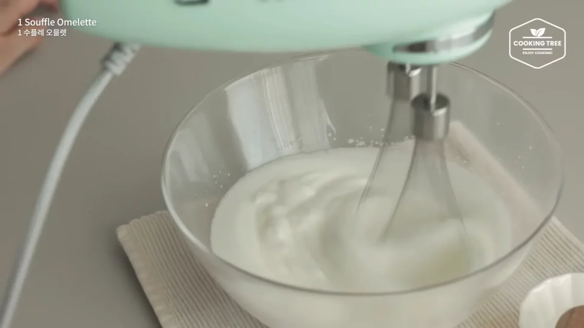 Ways to make Souffle Omelette with Eggs Easy Recipe