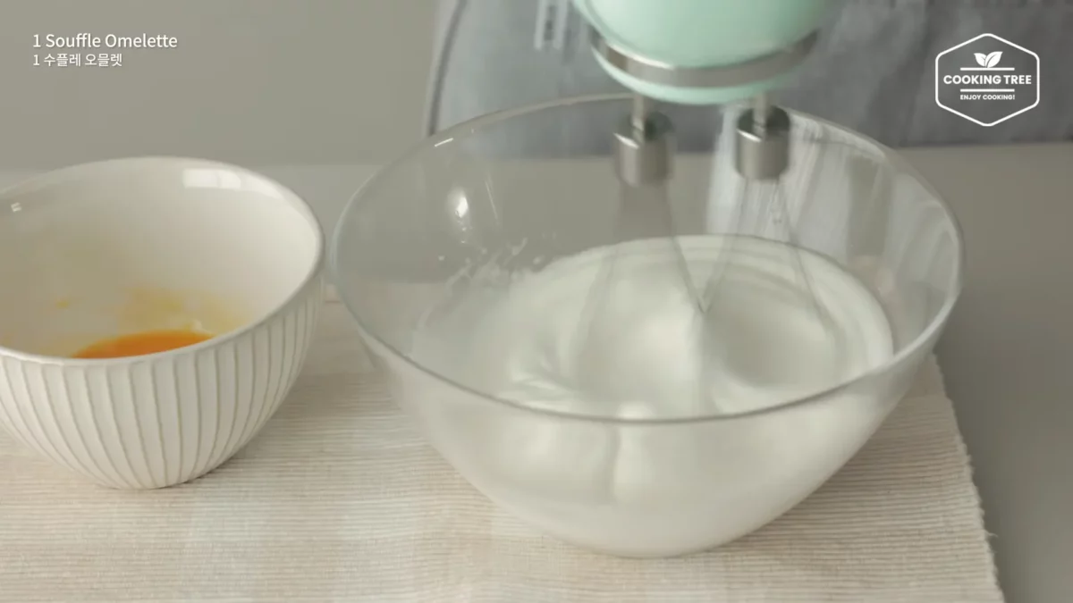 Ways to make Souffle Omelette with Eggs Easy Recipe