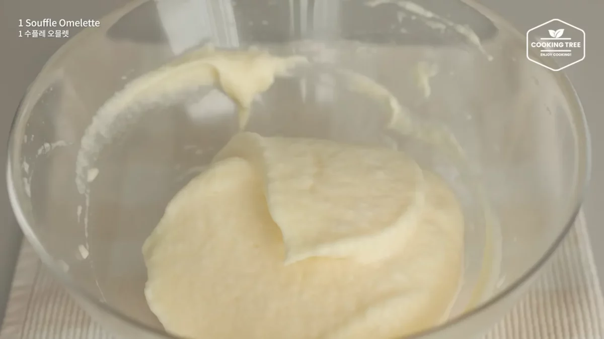 Ways to make Souffle Omelette with Eggs Easy Recipe