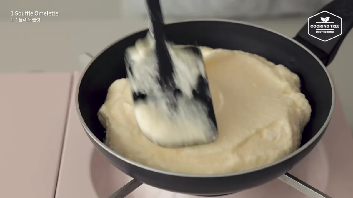 Ways to make Souffle Omelette with Eggs Easy Recipe