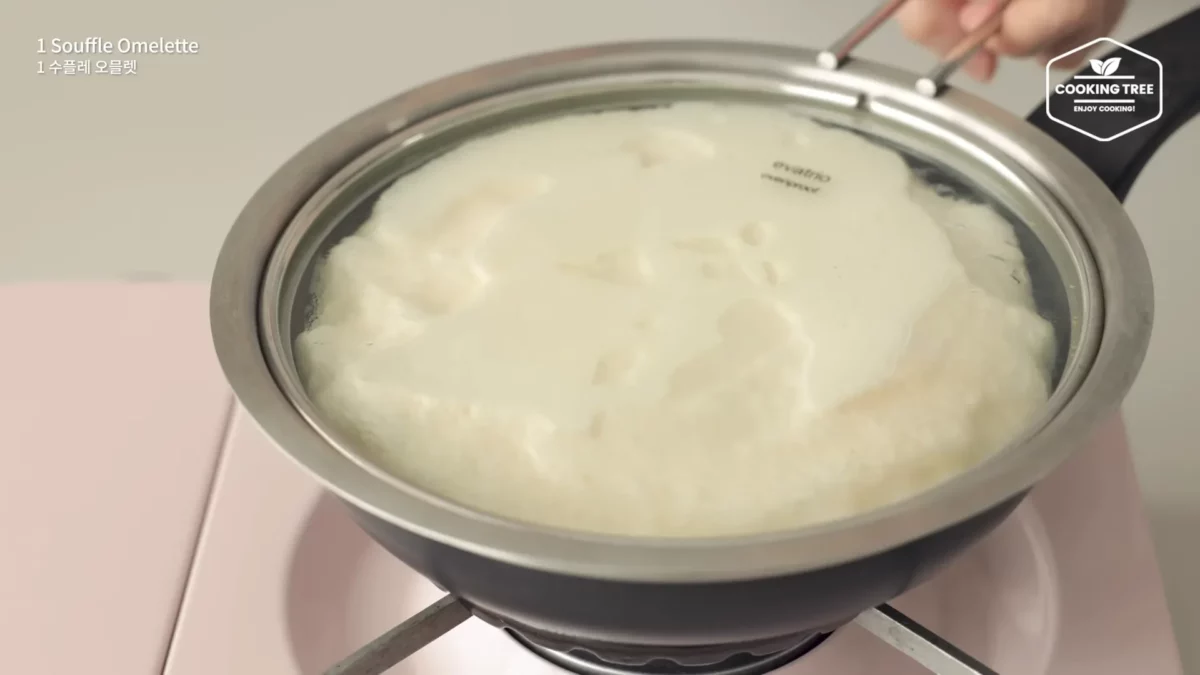 Ways to make Souffle Omelette with Eggs Easy Recipe