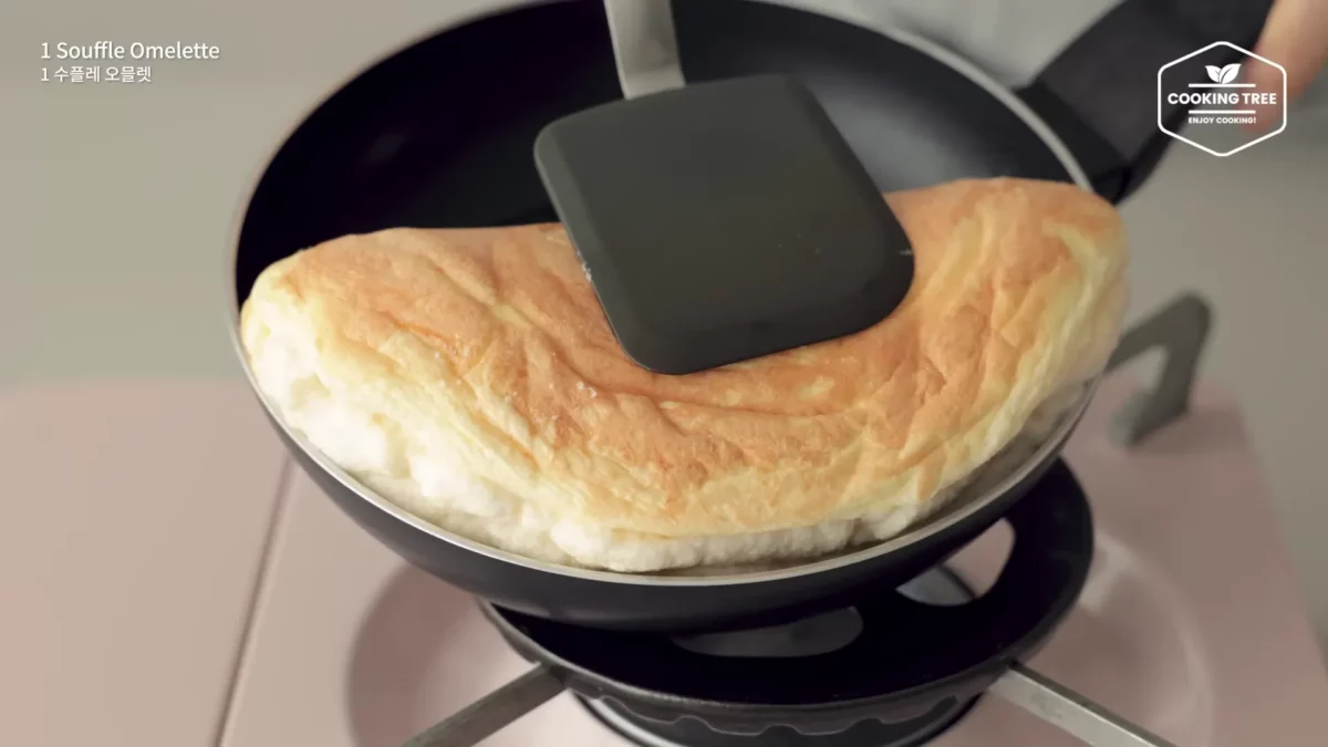 Ways to make Souffle Omelette with Eggs Easy Recipe