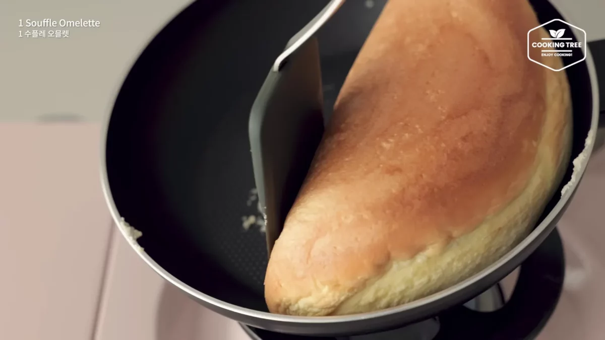 Ways to make Souffle Omelette with Eggs Easy Recipe