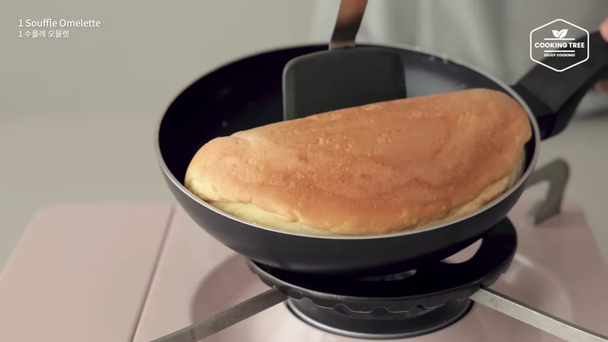 Ways to make Souffle Omelette with Eggs Easy Recipe