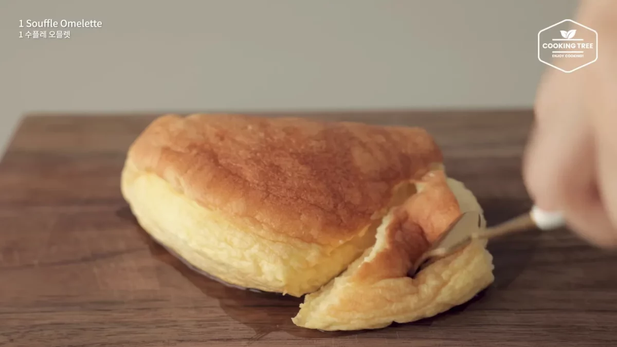 Ways to make Souffle Omelette with Eggs Easy Recipe