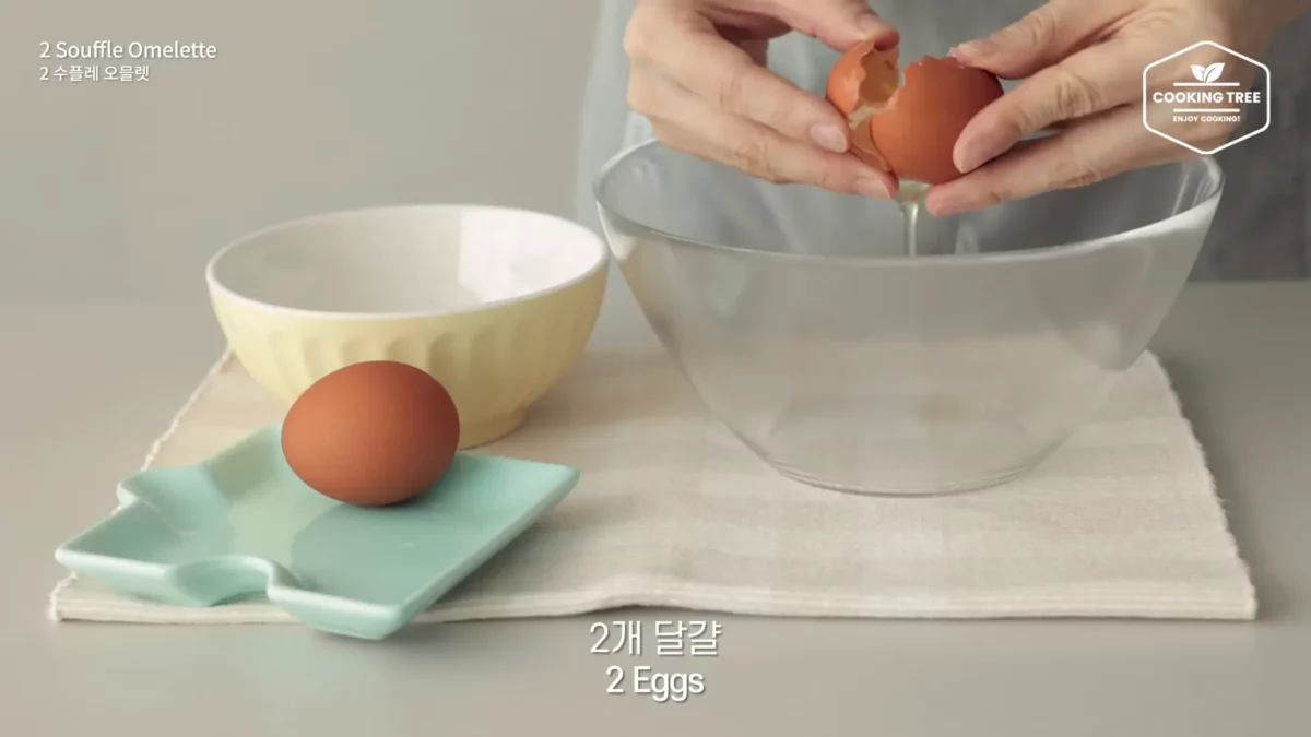 Ways to make Souffle Omelette with Eggs Easy Recipe