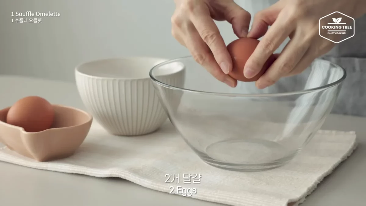 Ways to make Souffle Omelette with Eggs Easy Recipe