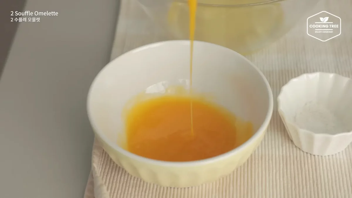 Ways to make Souffle Omelette with Eggs Easy Recipe