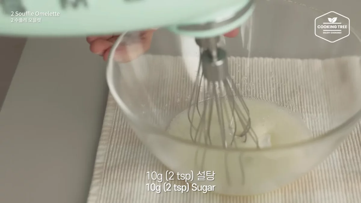 Ways to make Souffle Omelette with Eggs Easy Recipe