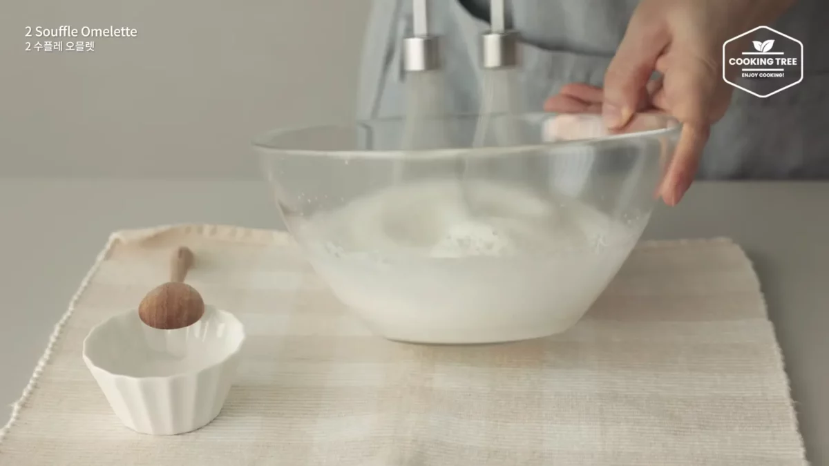 Ways to make Souffle Omelette with Eggs Easy Recipe