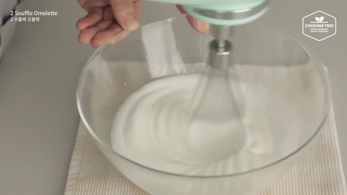 Ways to make Souffle Omelette with Eggs Easy Recipe