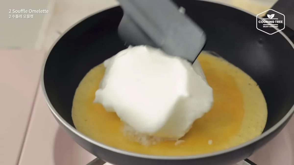 Ways to make Souffle Omelette with Eggs Easy Recipe