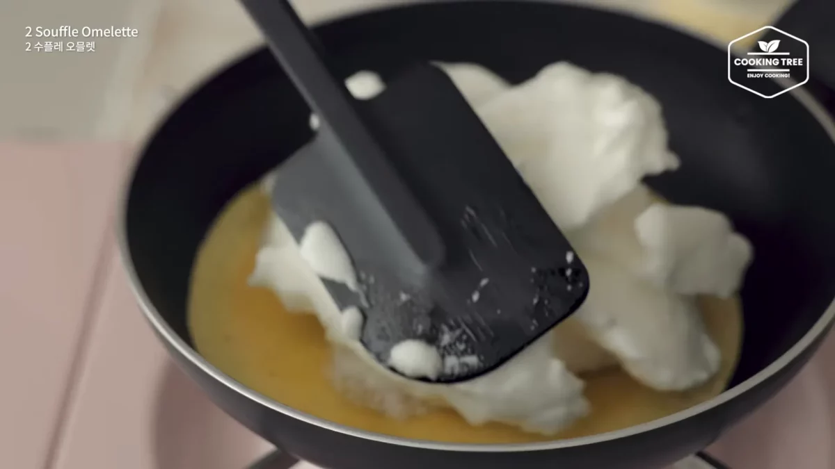 Ways to make Souffle Omelette with Eggs Easy Recipe