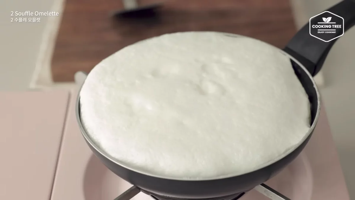 Ways to make Souffle Omelette with Eggs Easy Recipe