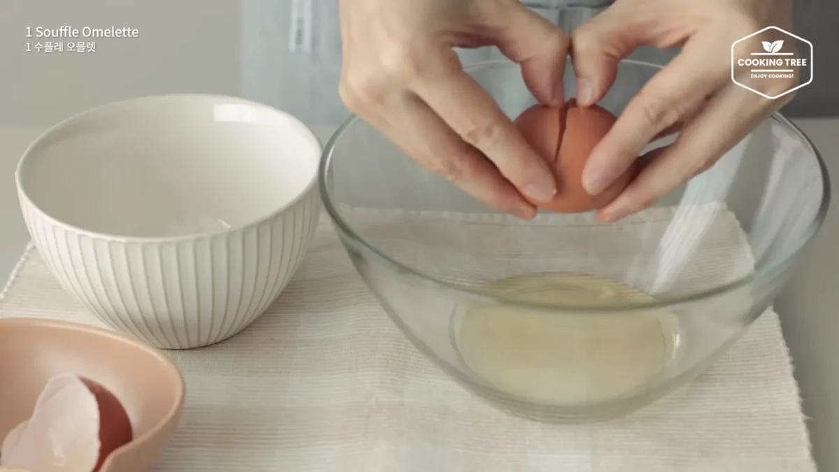 Ways to make Souffle Omelette with Eggs Easy Recipe