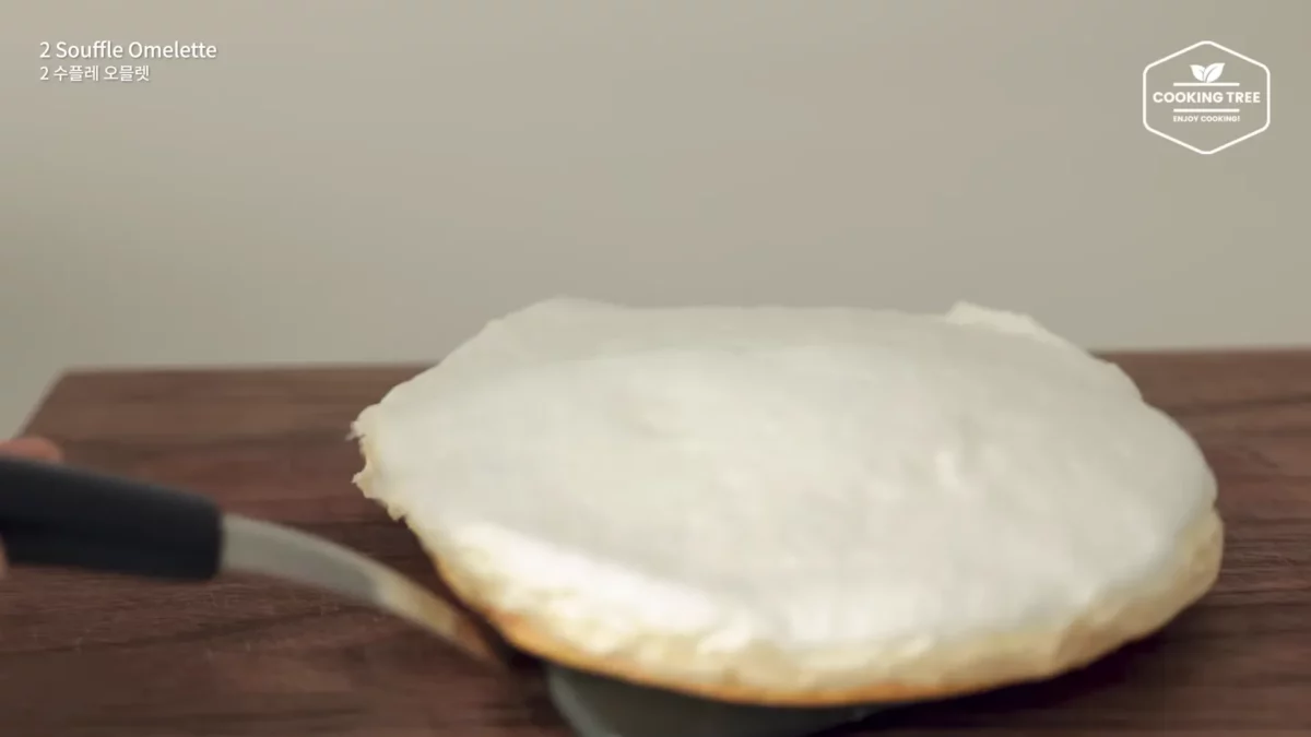 Ways to make Souffle Omelette with Eggs Easy Recipe