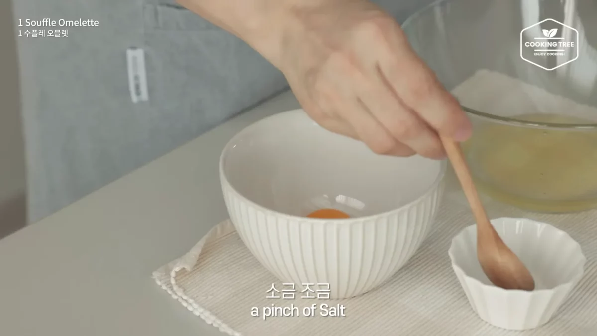 Ways to make Souffle Omelette with Eggs Easy Recipe