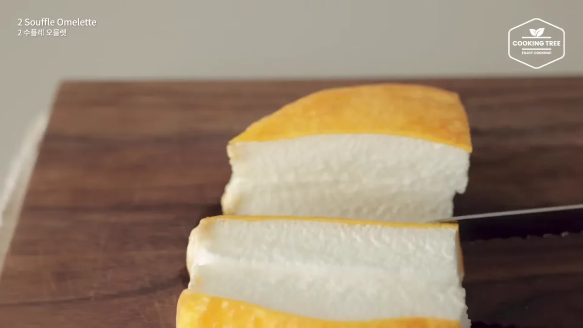 Ways to make Souffle Omelette with Eggs Easy Recipe