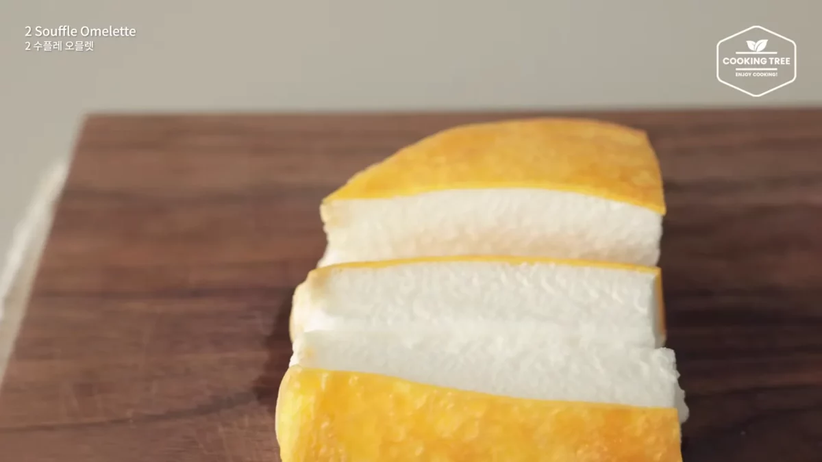 Ways to make Souffle Omelette with Eggs Easy Recipe