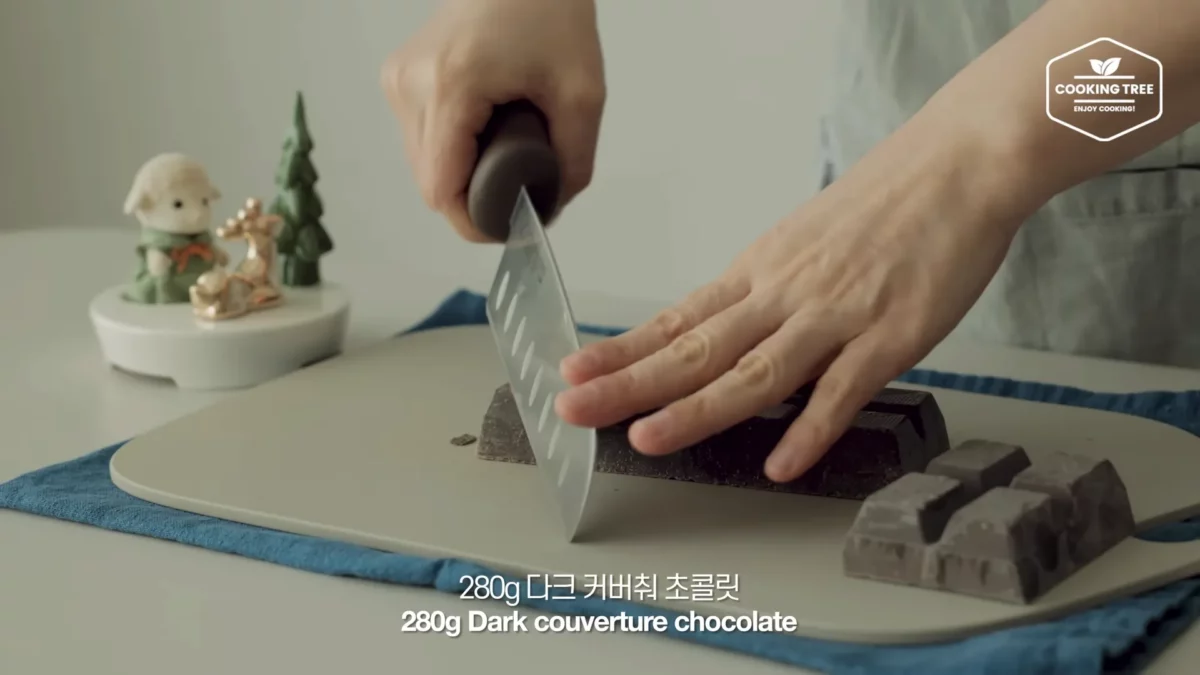 Christmas Red Velvet Chocolate Cake Recipe