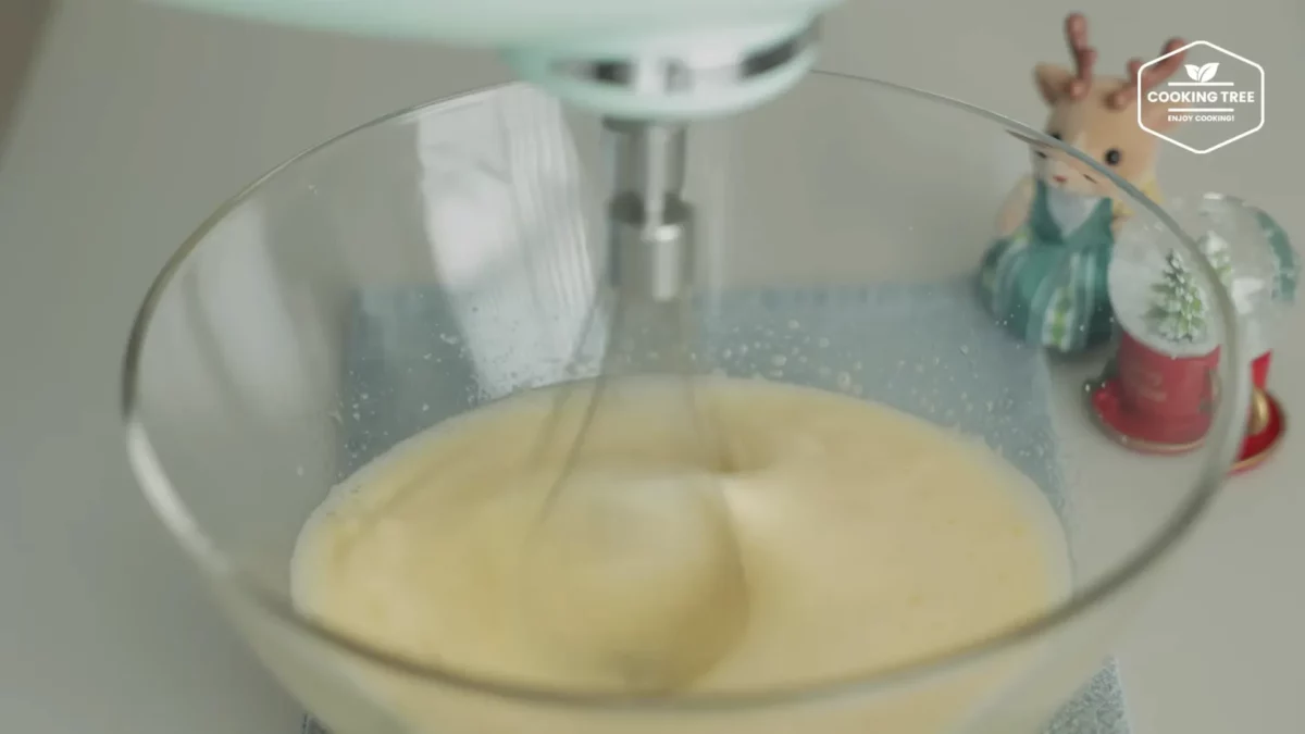 Christmas Strawberry Mug Cake Recipe