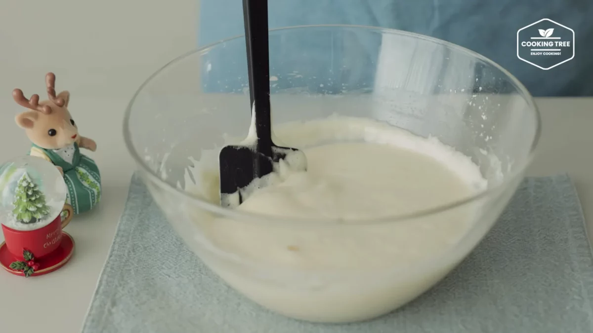 Christmas Strawberry Mug Cake Recipe