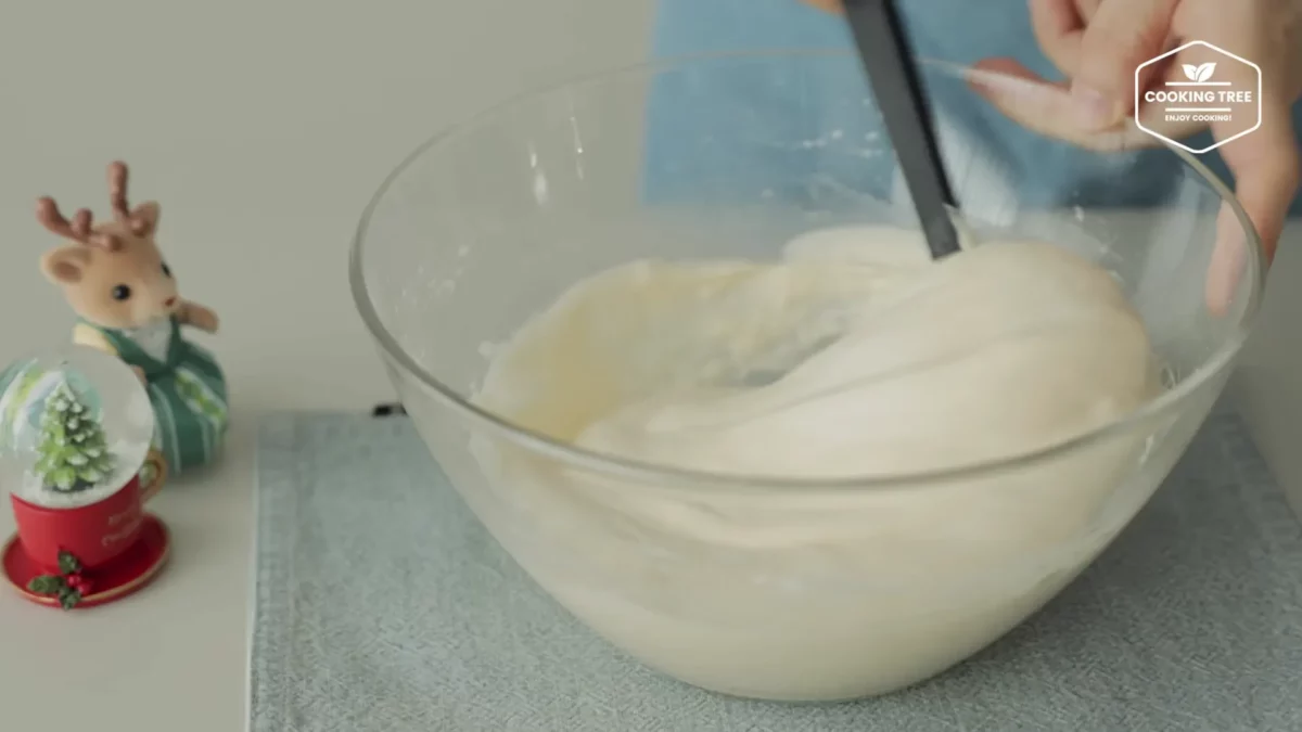 Christmas Strawberry Mug Cake Recipe