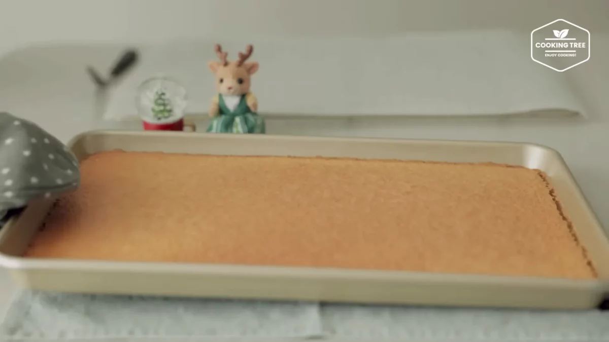 Christmas Strawberry Mug Cake Recipe