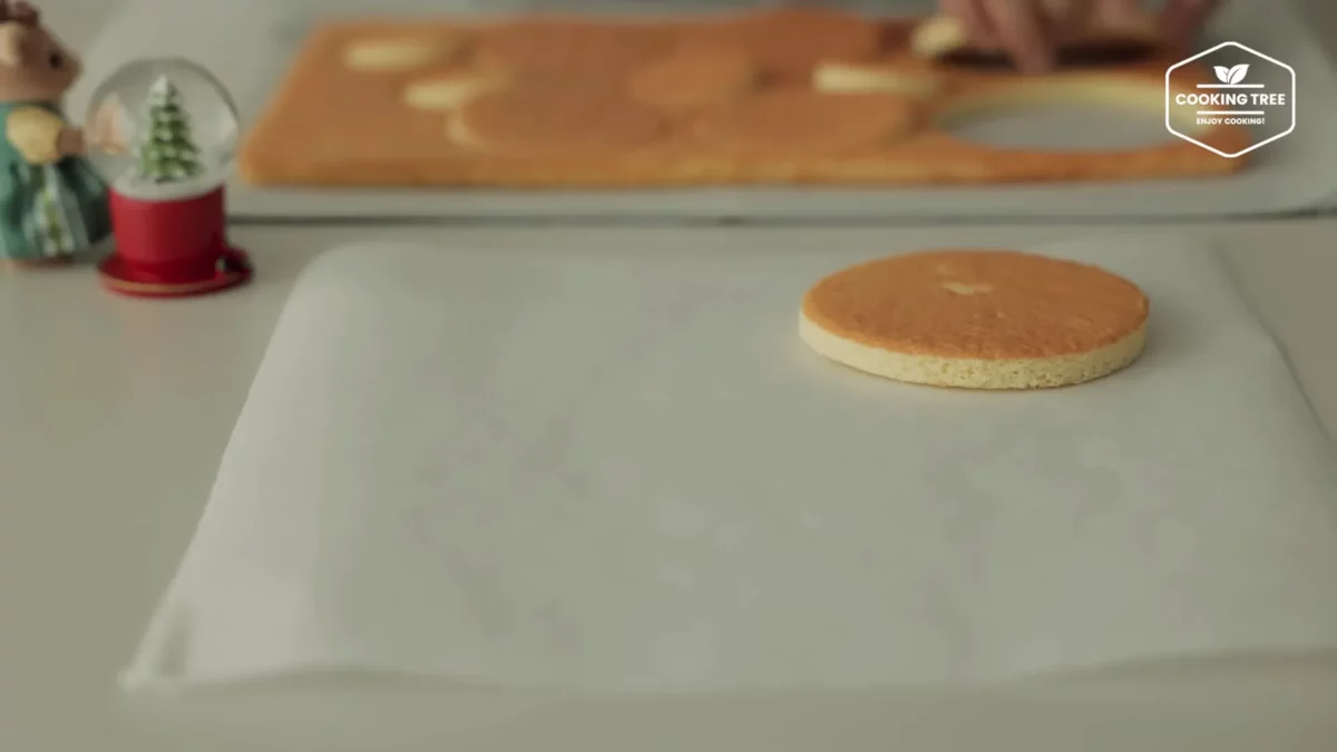 Christmas Strawberry Mug Cake Recipe