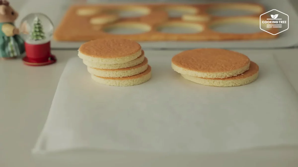 Christmas Strawberry Mug Cake Recipe