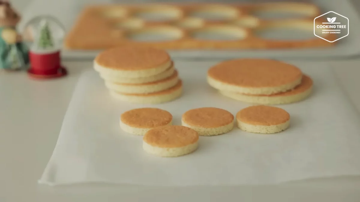 Christmas Strawberry Mug Cake Recipe