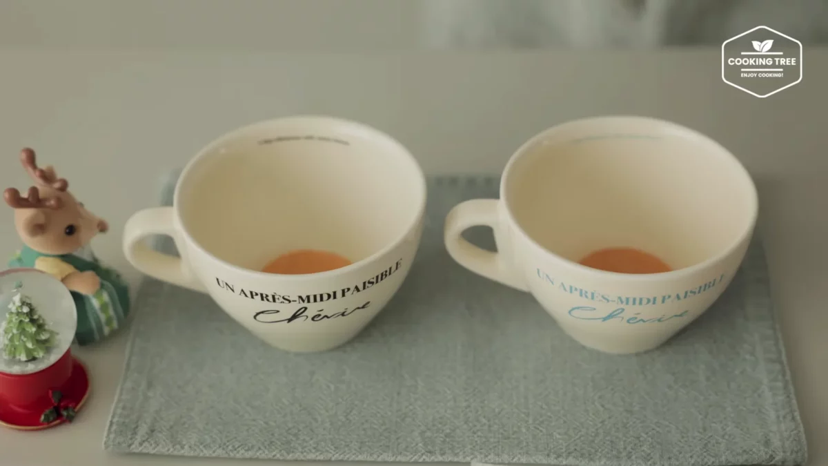 Christmas Strawberry Mug Cake Recipe