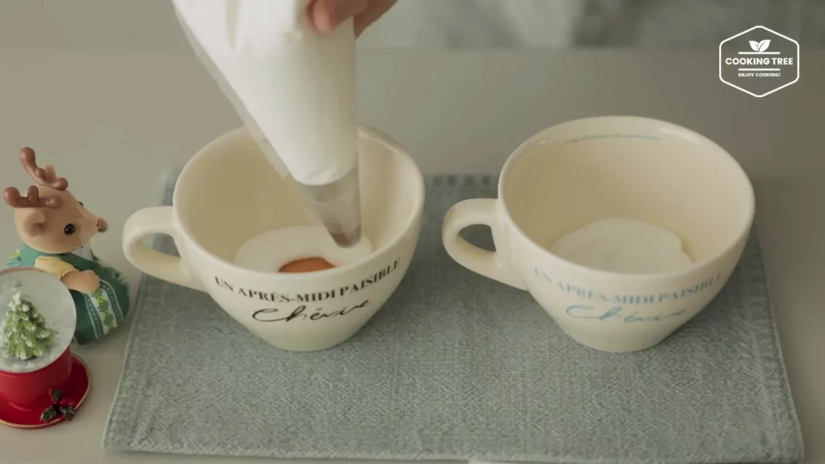 Christmas Strawberry Mug Cake Recipe