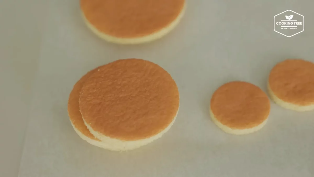 Christmas Strawberry Mug Cake Recipe